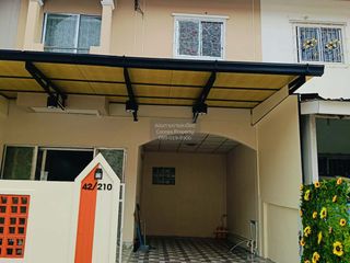 Casa adosada en venta de 3 habitaciones en Nong Khaem, Bangkok