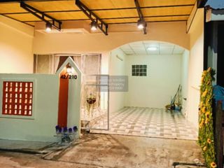 Casa adosada en venta de 3 habitaciones en Nong Khaem, Bangkok