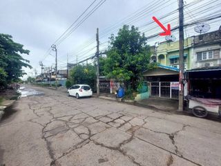 出售 2 卧室 联排别墅 在 Mueang Samut Prakan, Samut Prakan