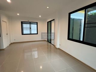 Haus zum Kauf mit 3 Zimmer in Mueang Samut Sakhon, Samut Sakhon