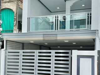 Casa adosada en venta de 2 habitaciones en Mueang Nonthaburi, Nonthaburi