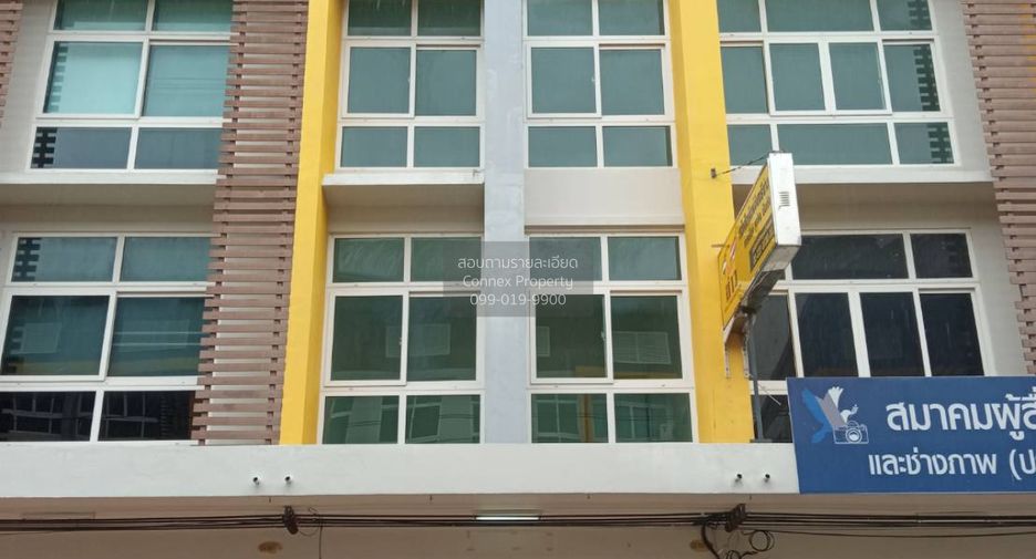 For sale 3 bedrooms townhouse in Lat Krabang, Bangkok