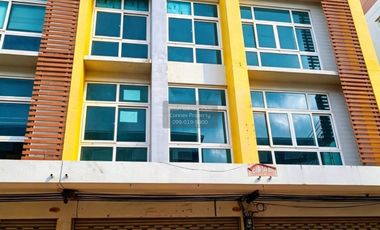 For sale 3 bedrooms townhouse in Lat Krabang, Bangkok