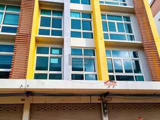 Reihenhaus zum Kauf mit 3 Zimmer in Lat Krabang, Bangkok