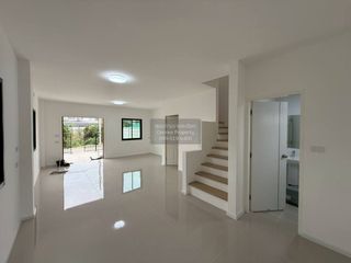 Casa adosada en venta de 3 habitaciones en Khlong Luang, Pathum Thani