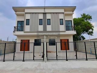 Casa adosada en venta de 3 habitaciones en Khlong Luang, Pathum Thani