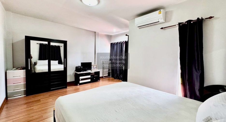 Casa adosada en venta de 3 habitaciones en Khan Na Yao, Bangkok