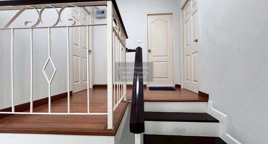 Casa adosada en venta de 3 habitaciones en Khan Na Yao, Bangkok