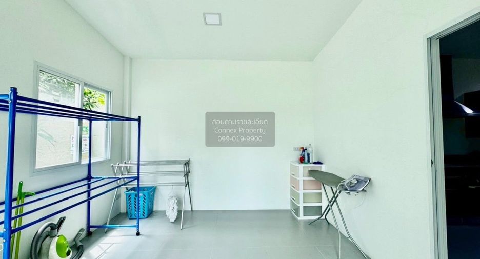 Casa adosada en venta de 3 habitaciones en Khan Na Yao, Bangkok