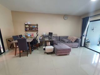 Reihenhaus zum Kauf mit 3 Zimmer in Chom Thong, Bangkok