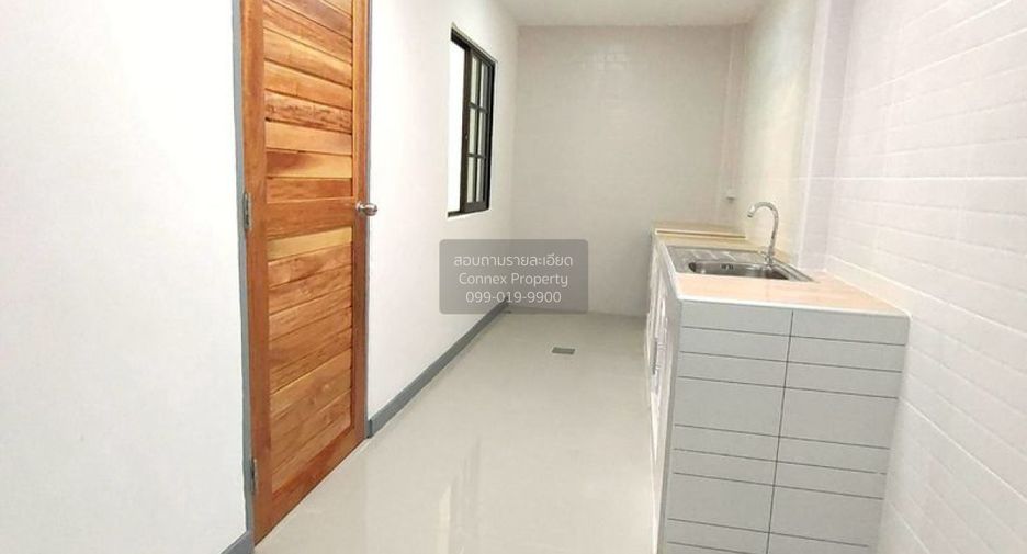 Casa adosada en venta de 3 habitaciones en Khlong Luang, Pathum Thani