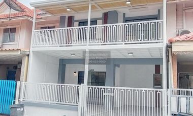 Casa adosada en venta de 3 habitaciones en Khlong Luang, Pathum Thani