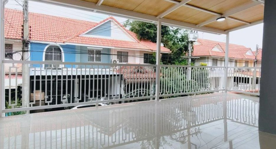 Casa adosada en venta de 3 habitaciones en Khlong Luang, Pathum Thani
