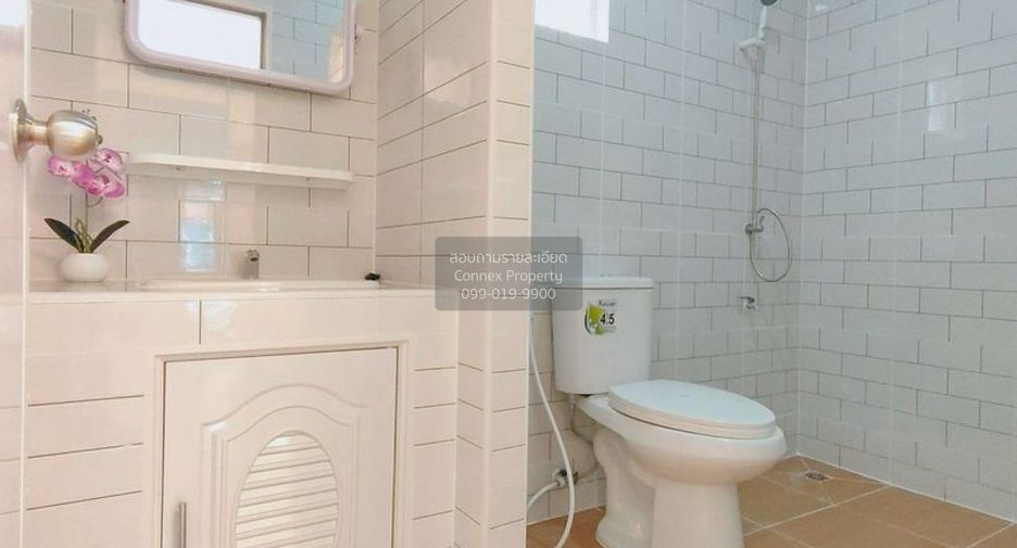 Casa adosada en venta de 3 habitaciones en Khlong Luang, Pathum Thani