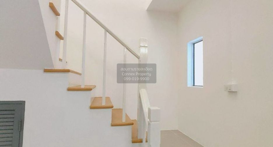 Casa adosada en venta de 3 habitaciones en Khlong Luang, Pathum Thani