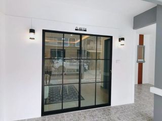 Casa adosada en venta de 3 habitaciones en Khlong Luang, Pathum Thani