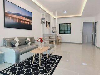 Casa adosada en venta de 3 habitaciones en Khlong Luang, Pathum Thani