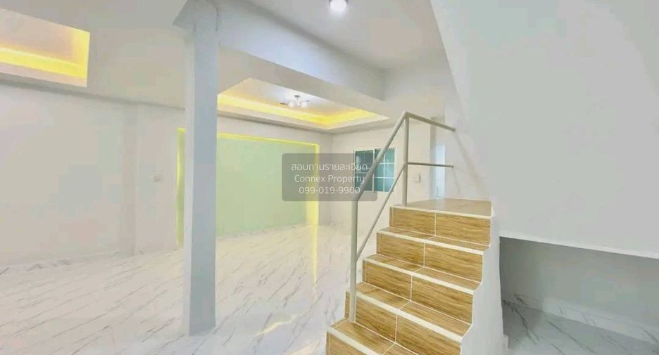 À vendre 3 chambres maison de ville à Thanyaburi, Pathum Thani