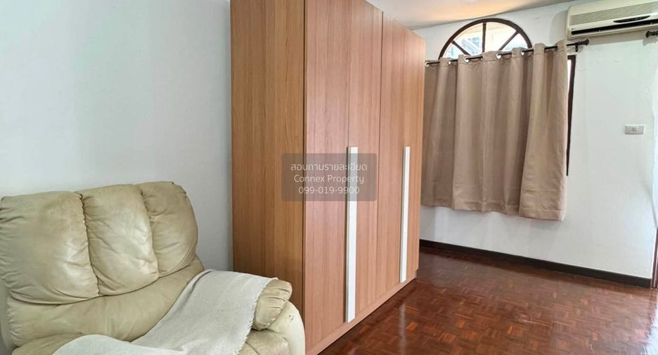 Casa adosada en venta de 3 habitaciones en Bang Lamung, Chonburi