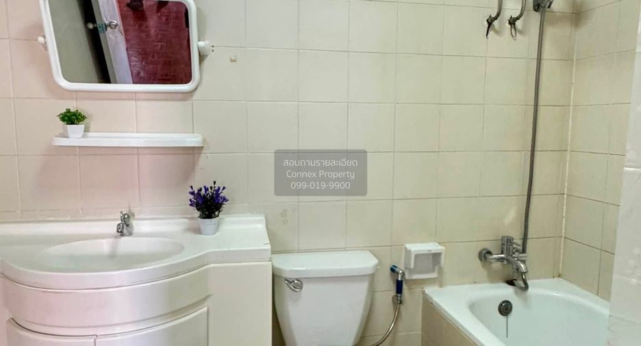 Casa adosada en venta de 3 habitaciones en Bang Lamung, Chonburi