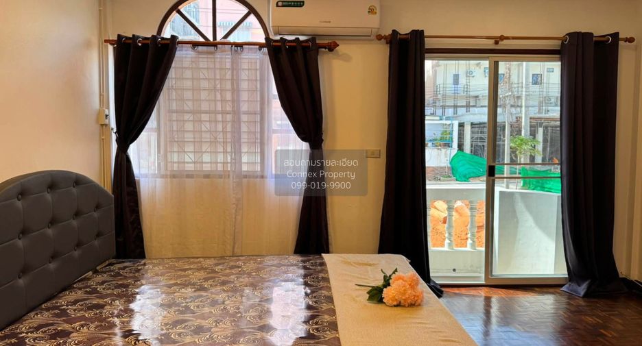 Casa adosada en venta de 3 habitaciones en Bang Lamung, Chonburi
