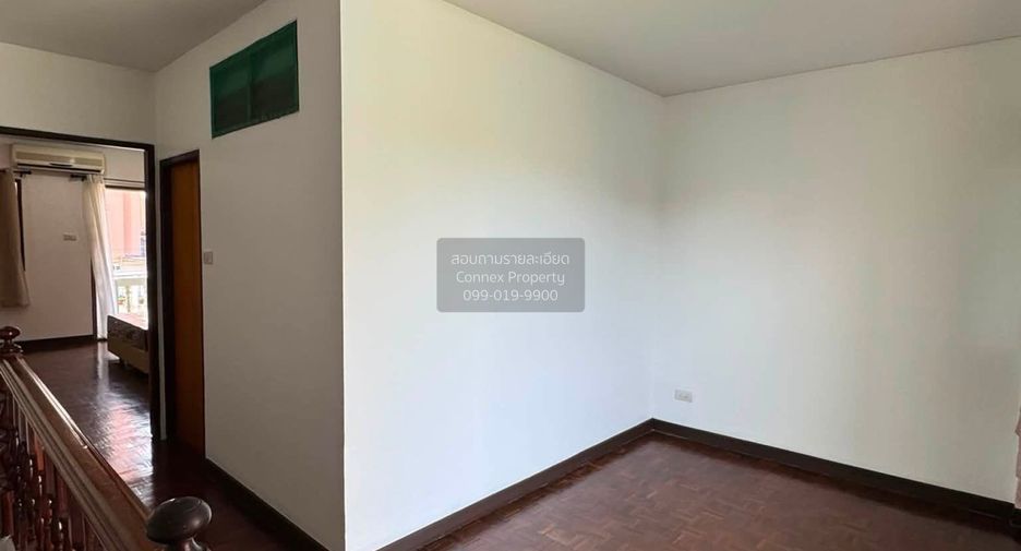 Casa adosada en venta de 3 habitaciones en Bang Lamung, Chonburi