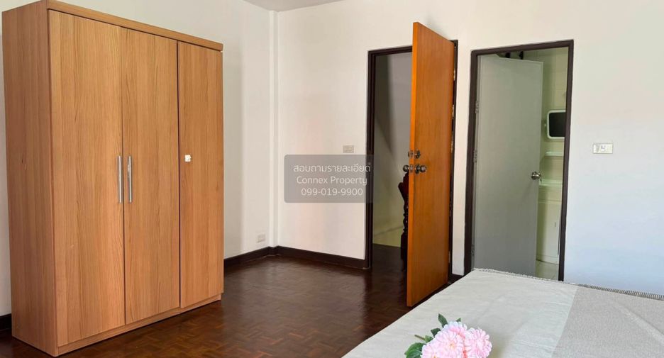 Casa adosada en venta de 3 habitaciones en Bang Lamung, Chonburi