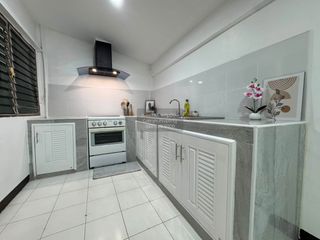 Casa adosada en venta de 3 habitaciones en Bang Lamung, Chonburi