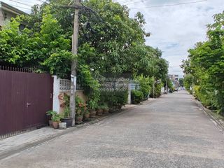 À vendre 4 chambres maison à Lat Phrao, Bangkok