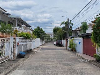 À vendre 4 chambres maison à Lat Phrao, Bangkok