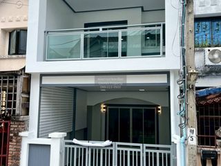 Casa adosada en venta de 2 habitaciones en Mueang Nonthaburi, Nonthaburi