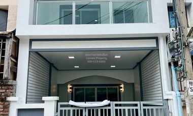Casa adosada en venta de 2 habitaciones en Mueang Nonthaburi, Nonthaburi