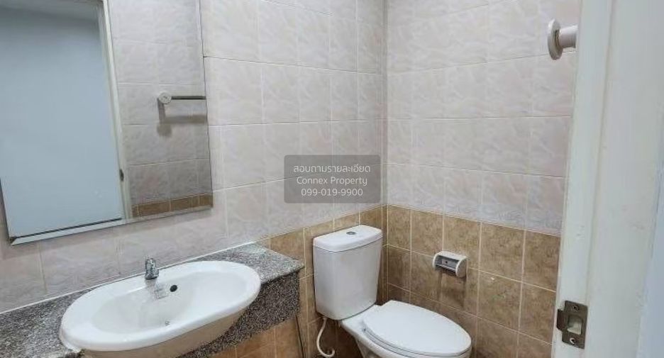 Casa adosada en venta de 4 habitaciones en Nong Khaem, Bangkok