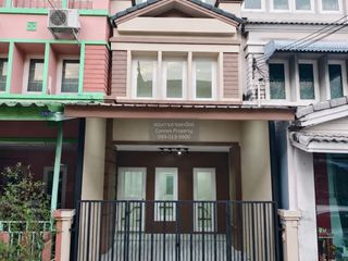 Casa adosada en venta de 4 habitaciones en Nong Khaem, Bangkok