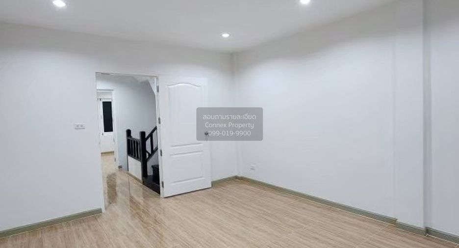 Casa adosada en venta de 4 habitaciones en Nong Khaem, Bangkok