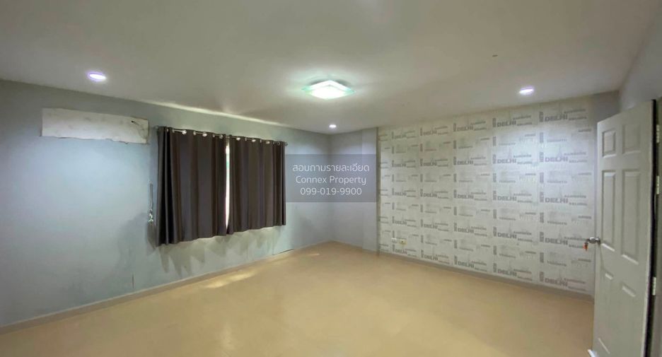 Casa adosada en venta de 4 habitaciones en Khlong Sam Wa, Bangkok