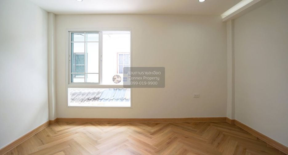 Casa adosada en venta de 2 habitaciones en Bang Khen, Bangkok