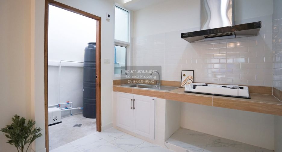 Casa adosada en venta de 2 habitaciones en Bang Khen, Bangkok