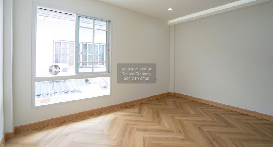 Casa adosada en venta de 2 habitaciones en Bang Khen, Bangkok