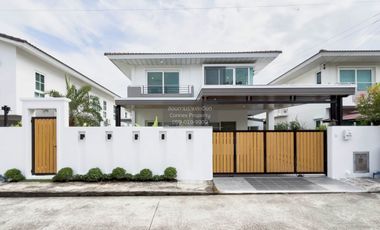 For sale 4 bedrooms house in Mueang Phuket, Phuket