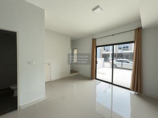 For sale 3 bedrooms townhouse in Sam Phran, Nakhon Pathom