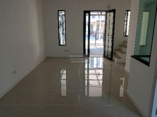 出售 3 卧室 联排别墅 在 Lam Luk Ka, Pathum Thani