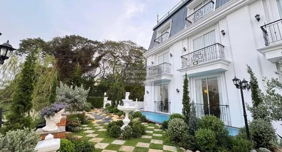 For sale 6 bedrooms villa in Nakhon Chai Si, Nakhon Pathom