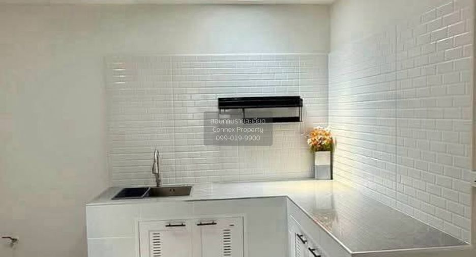 Casa adosada en venta de 2 habitaciones en Bang Khen, Bangkok