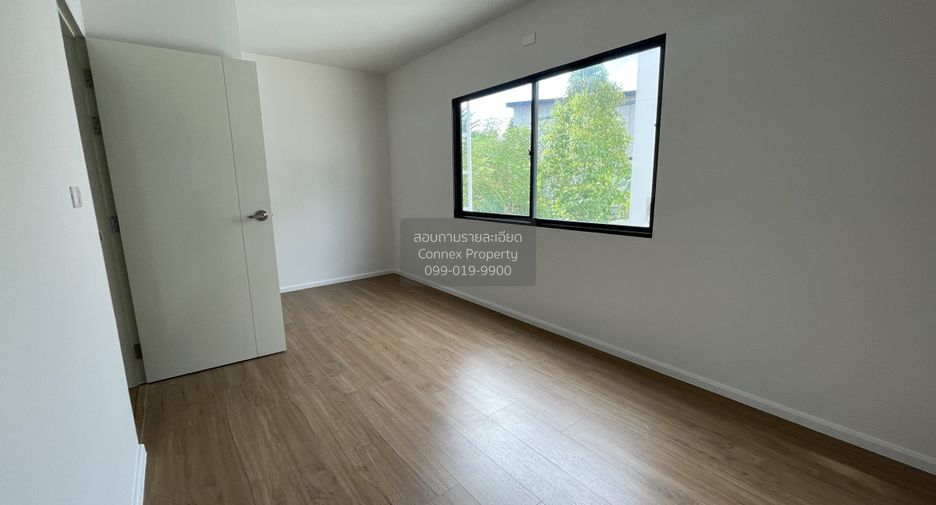 Casa adosada en venta de 3 habitaciones en Bang Khen, Bangkok