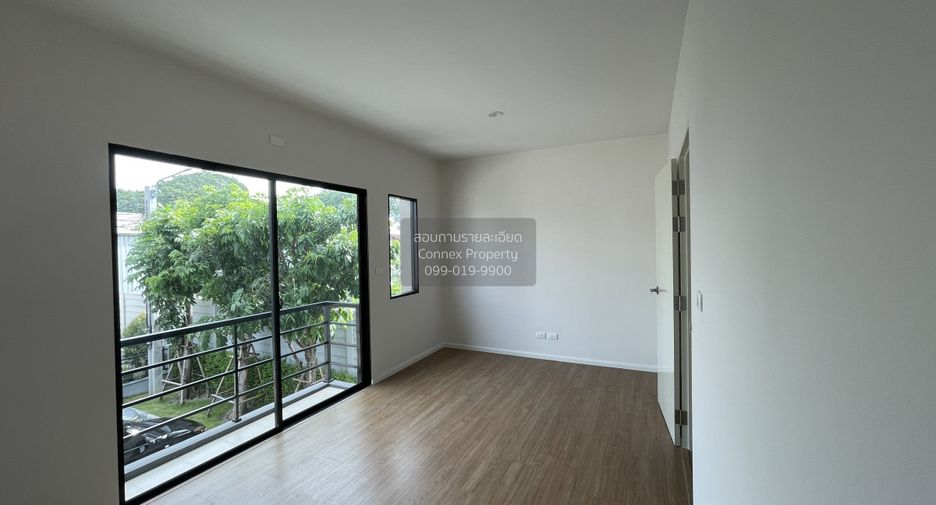 Casa adosada en venta de 3 habitaciones en Bang Khen, Bangkok