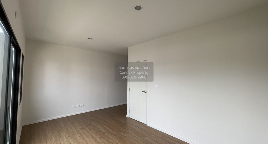 Casa adosada en venta de 3 habitaciones en Bang Khen, Bangkok