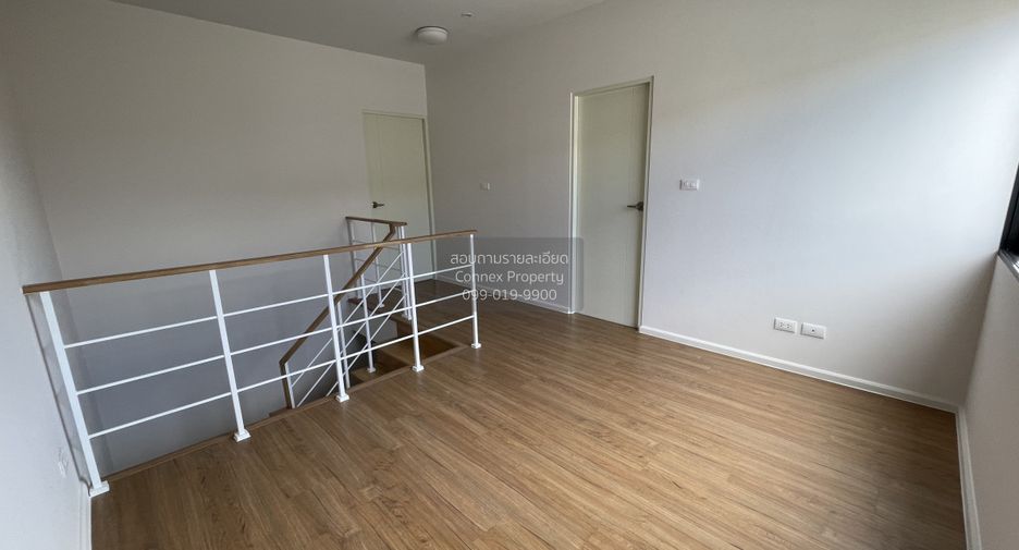 Casa adosada en venta de 3 habitaciones en Bang Khen, Bangkok