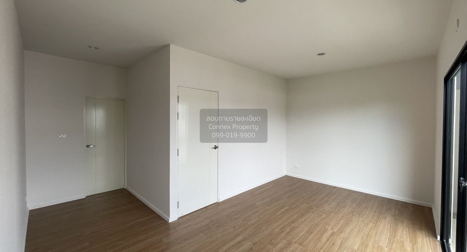 Casa adosada en venta de 3 habitaciones en Bang Khen, Bangkok