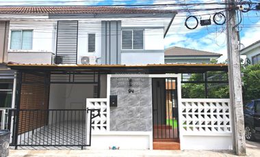 Reihenhaus zum Kauf mit 3 Zimmer in Bang Phli, Samut Prakan
